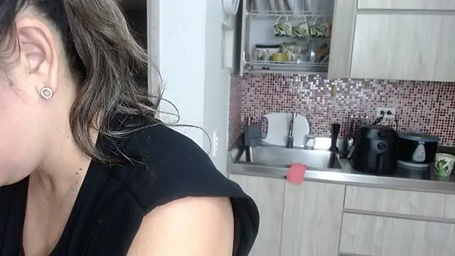 sophie lopez1 online show from June 3, 2026, 6:02 pm
