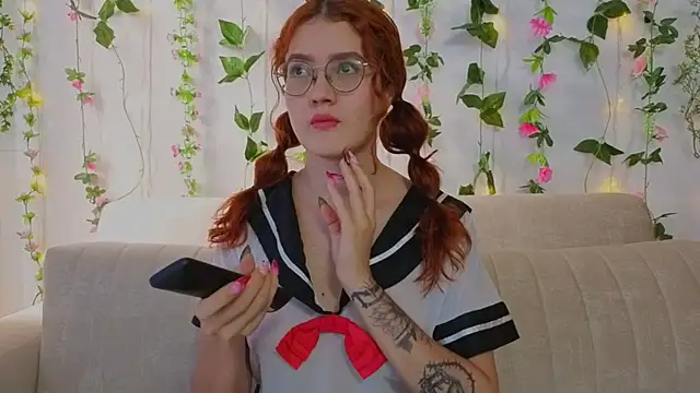 Snapshot of MiaWinxxx chatting on September 10, 2025, 8:09 pm MiaWinxxx online show from September 10, 2025, 8:09 pm