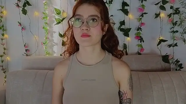 Snapshot of MiaWinxxx chatting on September 15, 2025, 9:15 pm MiaWinxxx online show from September 15, 2025, 9:15 pm