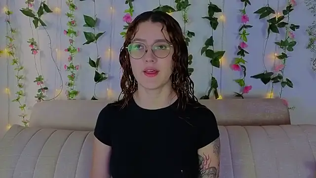 Snapshot of MiaWinxxx chatting on October 25, 2025, 9:09 pm MiaWinxxx online show from October 25, 2025, 9:09 pm