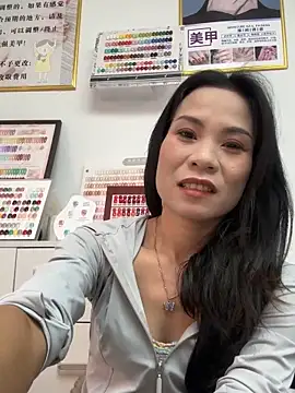 Baby-mmm online show from October 25, 2025, 5:26 am