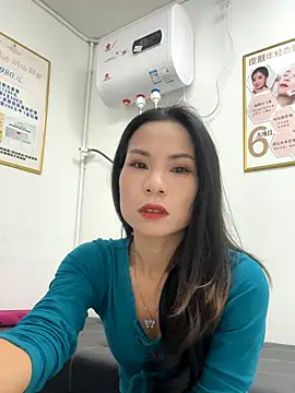 Baby-mmm online show from November 11, 2025, 6:02 am