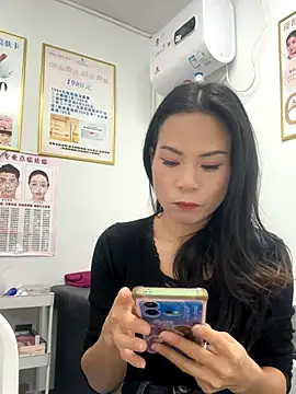 Baby-mmm online show from December 21, 2025, 3:08 pm