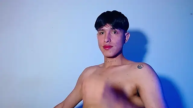 rowanbigboy23 online show from November 16, 2025, 9:09 pm