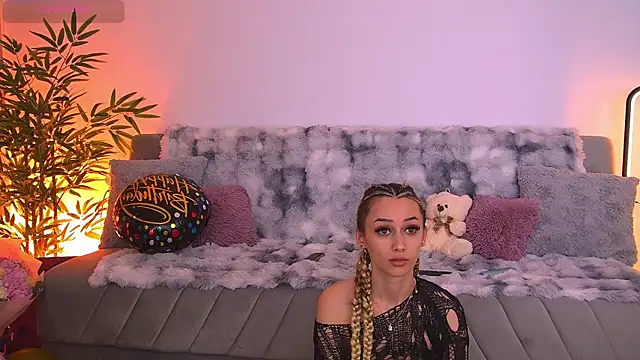 AmyKent  online show from May 14, 2026, 4:14 pm