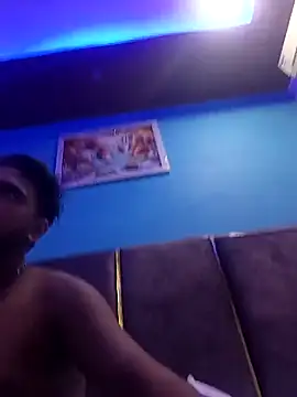 romantic couple1 online show from September 18, 2025, 1:40 am