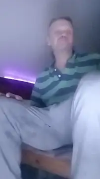 Kuba Gd online show from April 21, 2026, 4:19 am