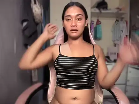 asian cumstarrhian online show from February 18, 2026, 1:12 am