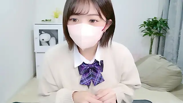 Hinata Sun online show from September 13, 2025, 8:58 am