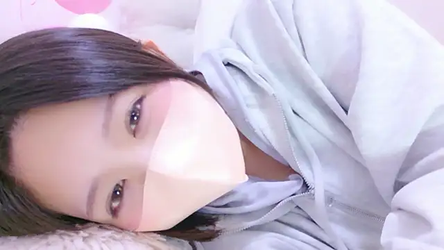 Hinata Sun online show from April 14, 2026, 7:53 pm