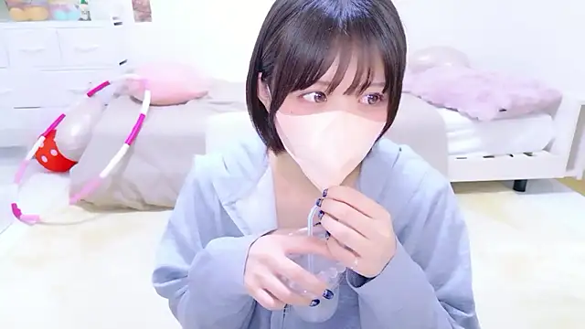 Hinata Sun online show from May 14, 2026, 12:28 am