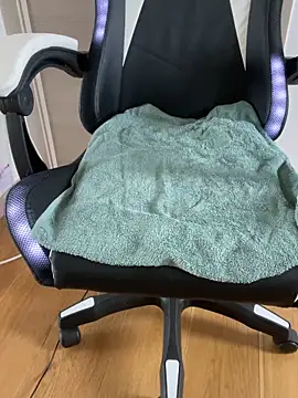 bananasex204 online show from March 13, 2026, 3:07 pm