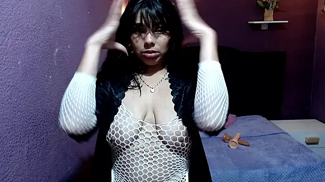 brenda smile33 online show from September 10, 2025, 1:44 pm