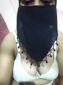 Snapshot of hezabi_queen07 chatting on October 2, 2025, 6:37 pm hezabi queen07 online show from October 2, 2025, 6:37 pm