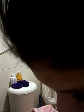 Snapshot of LunaAndOrion chatting on October 5, 2025, 12:53 am LunaAndOrion online show from October 5, 2025, 12:53 am