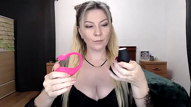 ParadiseAlina online show from October 1, 2025, 7:20 pm