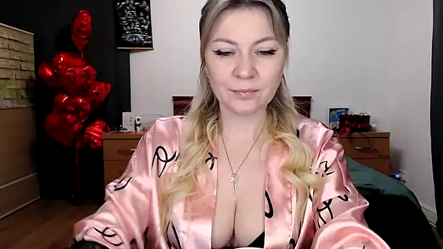 Snapshot of ParadiseAlina chatting on February 15, 2026, 6:04 pm ParadiseAlina online show from February 15, 2026, 6:04 pm