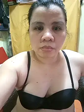 hotlyn45 online show from October 30, 2025, 1:18 am