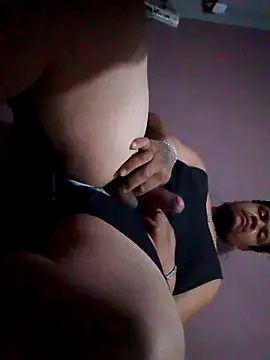 Snapshot of Maniakone chatting on November 7, 2025, 12:49 pm Maniakone online show from November 7, 2025, 12:49 pm