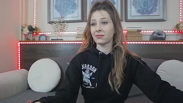 MuseDollX online show from January 6, 2026, 6:44 pm