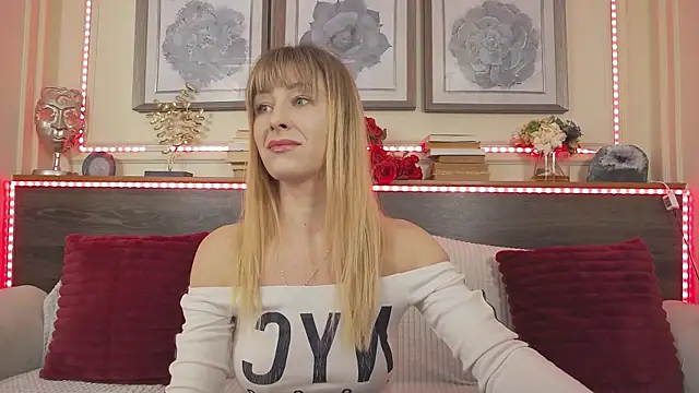 MuseDollX online show from March 25, 2026, 8:04 pm