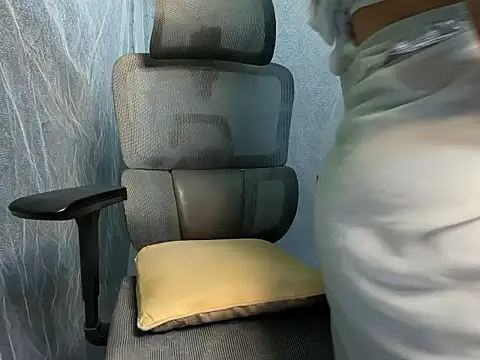 YoursSuku online show from November 1, 2025, 10:01 pm