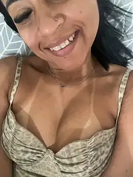 Katianesantos online show from September 28, 2025, 8:20 am