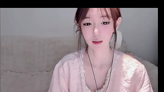 Xiao-runbao online show from December 20, 2025, 2:46 pm