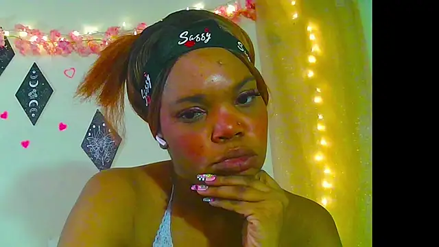 LunaNova999 online show from December 2, 2025, 11:56 pm