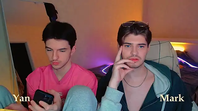 itsyanbb online show from September 17, 2025, 3:24 pm