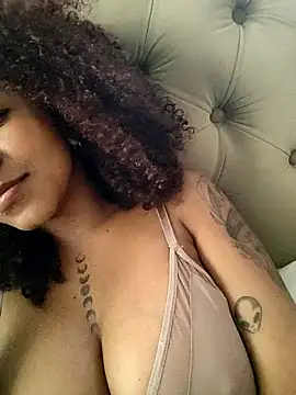 Snapshot of kdfoxxx chatting on September 26, 2025, 7:07 pm kdfoxxx online show from September 26, 2025, 7:07 pm