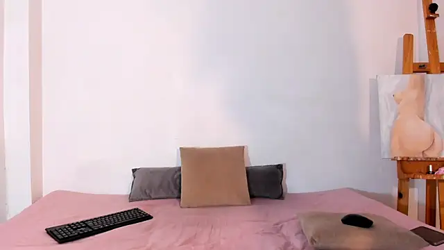 Lia Rousse0 online show from December 2, 2025, 7:53 pm