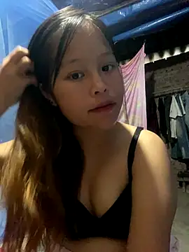 Snapshot of O_o_UwU_o_O chatting on October 12, 2025, 9:52 am O o UwU o O online show from October 12, 2025, 9:52 am