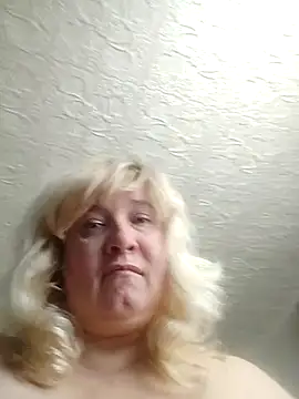 GlamMilena online show from February 24, 2025, 12:37 pm