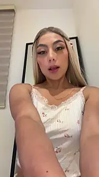Snapshot of Tessa__Winslow chatting on March 26, 2026, 5:24 am Tessa Winslow online show from March 26, 2026, 5:24 am