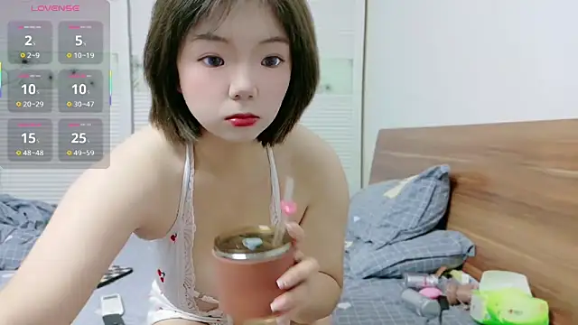 Snapshot of E-cup2 chatting on October 20, 2025, 6:58 am E-cup2 online show from October 20, 2025, 6:58 am