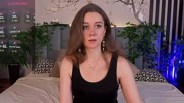 SkyHelen online show from November 19, 2025, 4:12 am