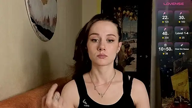 Snapshot of SkyHelen chatting on June 9, 2026, 7:53 am SkyHelen online show from June 9, 2026, 7:53 am