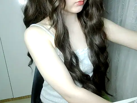 Snapshot of Annabelle-e chatting on May 25, 2026, 6:03 pm Annabelle-e online show from May 25, 2026, 6:03 pm