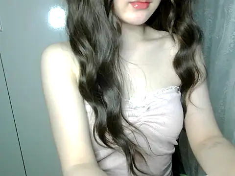 Snapshot of Annabelle-e chatting on June 7, 2026, 6:55 pm Annabelle-e online show from June 7, 2026, 6:55 pm