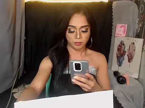 SerenityFoxx online show from December 4, 2025, 8:01 am