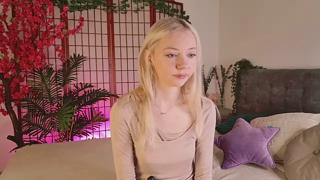 NyxBlonde online show from November 16, 2025, 1:17 pm