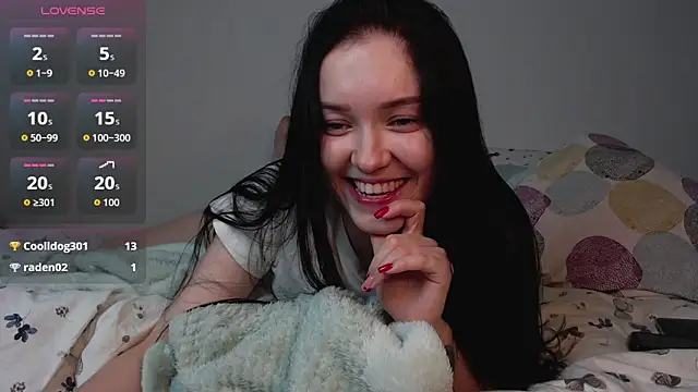 Veliora online show from November 11, 2025, 6:41 pm