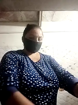 Rakhi sawant143 online show from November 12, 2025, 12:38 pm