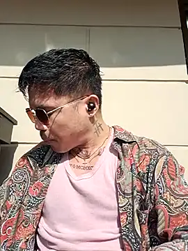 sessiontoyboy online show from March 12, 2026, 12:44 pm