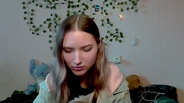  kikiclark   online show from October 23, 2025, 1:10 pm