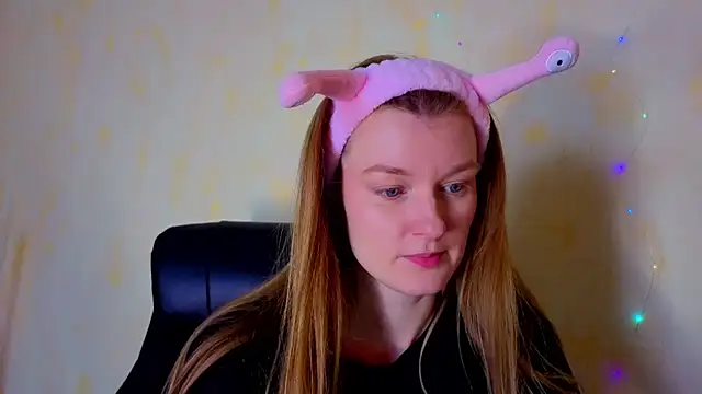 MysticVenus  online show from April 7, 2026, 2:39 pm