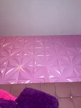 Juanita-Diaz online show from October 21, 2025, 8:42 pm