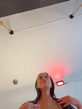 Juanita-Diaz online show from December 20, 2025, 8:27 pm