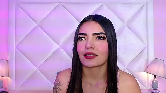 Miaa Smithh   online show from October 9, 2025, 11:41 am